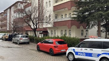 Nevşehir'de Eşini Bı&ccedil;akla Yaralayıp Ka&ccedil;an Ş&uuml;pheli Trafik Kazasında Yaralandı