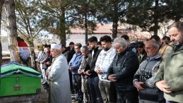 Nevşehir'de Kayalıklardan D&uuml;şen 19 Yaşındaki S&uuml;meyye Satılmış Hayatını Kaybetti: G&ouml;zyaşları ile Toprağa Verildi!