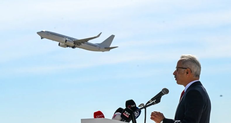 Ocak ayında her 2 yolcudan biri İstanbul&rsquo;daki havalimanlarını kullandı