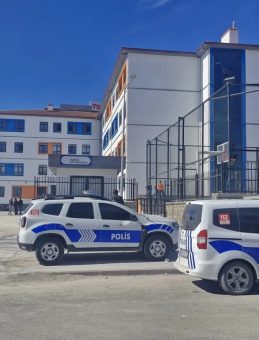 Ortaokulda 'Cıva' Alarmı: 14 &Ouml;ğrenci Hastaneye Kaldırıldı!