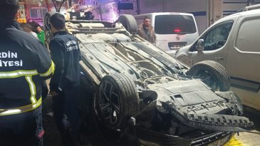 Otomobil, 6 Araca &Ccedil;arparak Takla Attı