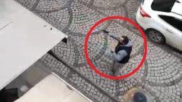 Otopark G&ouml;revlisi, Esnaf ve Oğlunu Silahla Yaraladı