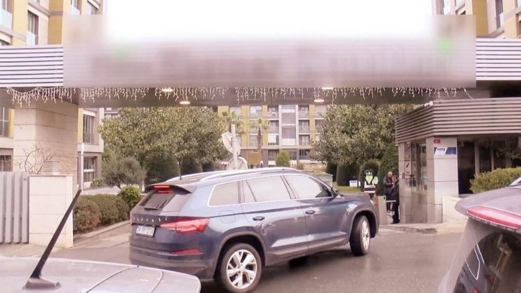 Otoparktan &Ccedil;alınan Paraların Sahibi: 30 Milyon Dolar &Uuml;&ccedil; Aydır Bagajdaydı