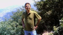 &Ouml;l&uuml;me halı sahada yakalandı