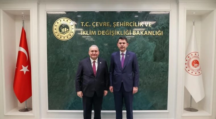 &Ouml;zg&uuml;r &Ouml;zel ve Murat Kurum'un &Ccedil;atışması: Mesut &Ouml;zarslan'ın A&ccedil;ıklamaları ve CHP Genel Başkanının Tepkisi