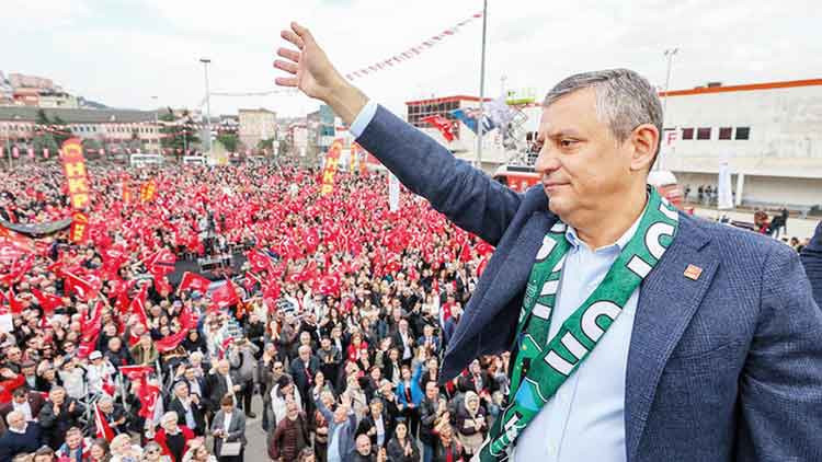 &Ouml;zg&uuml;r &Ouml;zel&rsquo;den Tarkan&rsquo;a Kartepe &Ccedil;ağrısı