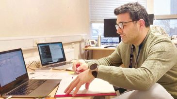Oxford&rsquo;dan Van&rsquo;a Kozmos Yolculuğu