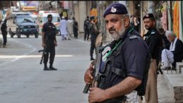 Pakistan'da İftar Vakti Bombalı Saldırı: 2 Polis Hayatını Kaybetti