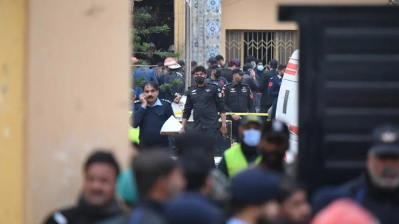 Pakistan'daki Camideki Patlamada Can Kaybı 36'ya Y&uuml;kseldi