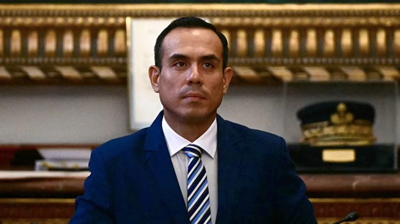 Peru'da Ge&ccedil;ici Devlet Başkanı Jeri G&ouml;revden Alındı