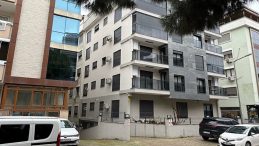 Polis Yeleği Giyen Şahıs, Nişanlısının Arkadaşını &Ouml;ld&uuml;rd&uuml;