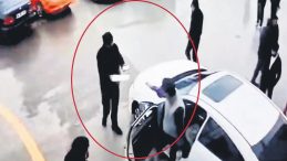 Polisin &ouml;ld&uuml;ğ&uuml; kavgaya 2 tutuklama