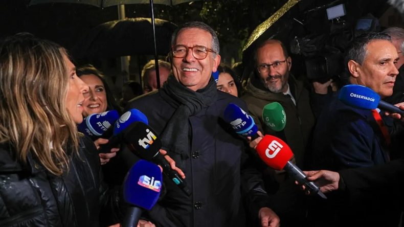 Portekiz Yeni Cumhurbaşkanını Se&ccedil;ti! İkinci Turda Ciddi Fark A&ccedil;ıkladı