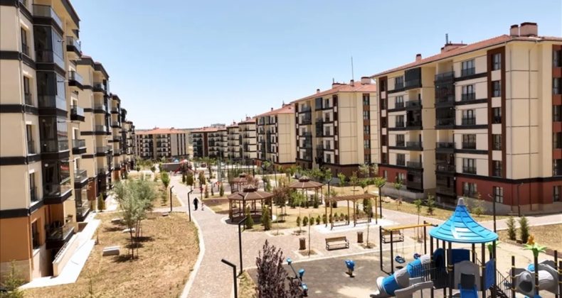 "Y&uuml;zyılın Konut Projesi" İ&ccedil;in Kırşehir'de Kura &Ccedil;ekimleri Ger&ccedil;ekleşti