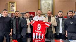 Rey Manaj, Sivas&rsquo;a Geri D&ouml;nd&uuml;