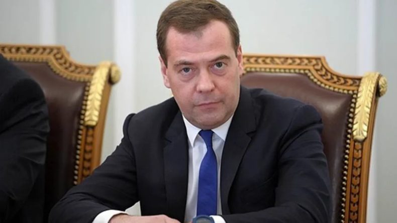 Rusya G&uuml;venlik Konseyi Başkan Yardımcısı Medvedev: &lsquo;N&uuml;kleer silahımızı kullanacağız&rsquo;