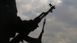 Rusya&rsquo;da Kalaşnikof Par&ccedil;alarını Ka&ccedil;ırmaya &Ccedil;alışan ABD Vatandaşına 4 Yıl Hapis Cezası