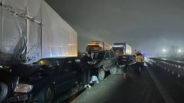 Sakarya'da Anadolu Otoyolu'nda 17 ara&ccedil;lık zincirleme kaza: 14 yaralı