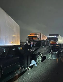 Sakarya'da Anadolu Otoyolu'nda 17 ara&ccedil;lık zincirleme kaza: 14 yaralı