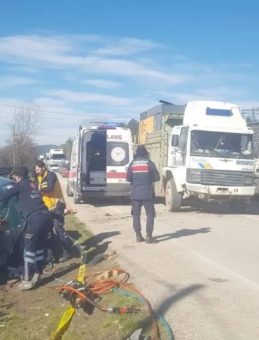 Sakarya'da Korkunç Kaza! TIR, Otomobili Paramparça Etti: 1 Kişi Hayatını Kaybetti