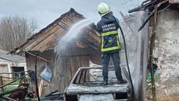 Sakarya'da Park Halindeki Ara&ccedil;ta Yangın, Eve Sı&ccedil;radı!