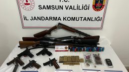 Samsun'da Uyuşturucu ve Silah Ka&ccedil;ak&ccedil;ılığı Operasyonu: 3 Zanlı Yakalandı