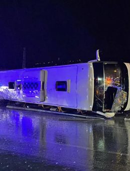 Samsun'da Yolcu Otobüsü Devrildi: 6 Kişi Yaralandı!