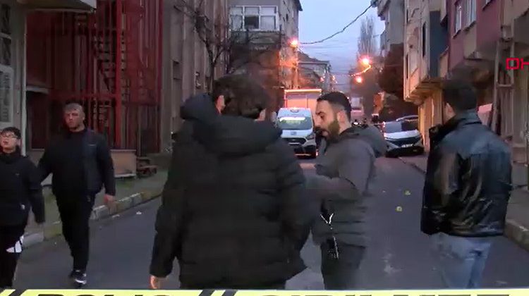 Sancaktepe'de Silahlı &Ccedil;atışma: 5 Kişi Yaralandı