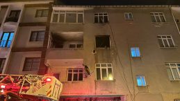 Sancaktepe&rsquo;de &Uuml;&ccedil; Katlı Binada Yangın &Ccedil;ıktı