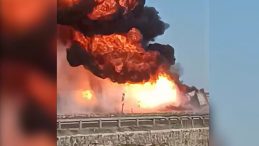 Şanlıurfa'da Yakıt Y&uuml;kl&uuml; TIR Devrildi ve Yandı