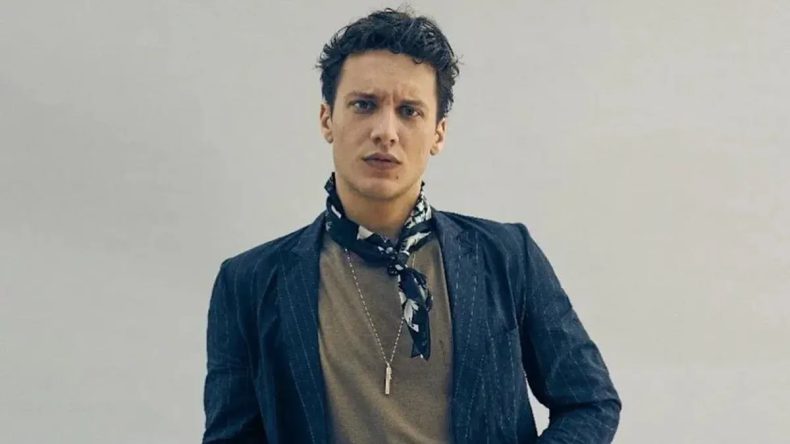 Şarkıcı Edis’e Yakalama Kararı Çıktı