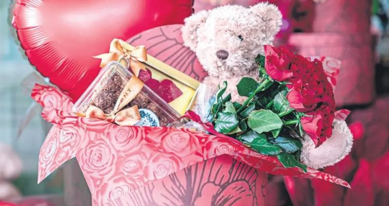 Sevgililer G&uuml;n&uuml; İ&ccedil;in 400 Milyar TL'lik Alışveriş Bekleniyor