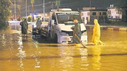 Şiddetli Yağışlar… Dereler Taştı, Yollar İ&ccedil;i&ccedil;e G&ouml;&ccedil;t&uuml;