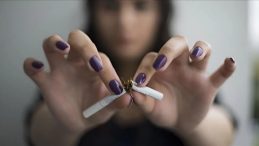 Sigarayı Bırakmaya Kadınlar &Ouml;nc&uuml;l&uuml;k Ediyor