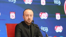Sivasspor Başkanı Burak &Ouml;z&ccedil;oban: "Bu Ligde Yenemeyeceğimiz Takım Yok"