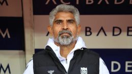 Sivasspor'un Yeni Teknik Direkt&ouml;r&uuml; İsmet Taşdemir İlk Ma&ccedil;ına &Ccedil;ıktı!