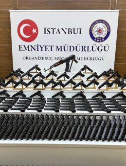 Sokak &Ccedil;etelerine Yapılan Operasyonda 128 Ş&uuml;pheli Tutuklandı