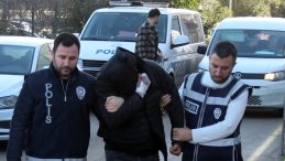 Sokakta Birbirlerini Darbeden Eski &Ccedil;ift G&ouml;zaltına Alındı