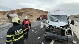 SON DAKİKA | Adıyaman'da dramatik kaza: TIR ile minib&uuml;s &ccedil;arpıştı! 7 yaralı