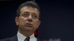 SON DAKİKA | Ekrem İmamoğlu'ndan mahkeme g&uuml;n&uuml; i&ccedil;in yeni 'tiyatro' hazırlığı: Partililere talimat verdi!