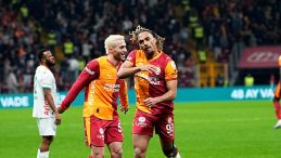 Son dakika haberi: Galatasaray derbi &ouml;ncesi hata yapmadı! Alanyaspor karşısında 3 golle galip