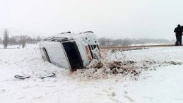 SON DAKİKA | Sivas'ta &Ouml;ğrenci Servisi Devrildi: 10 Yaralı!