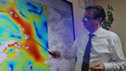 SON DAKİKA: Van İ&ccedil;in korkutan uyarı: "6 Şubat depremi gibi 250 kilometre aynı anda kırılabilir!"