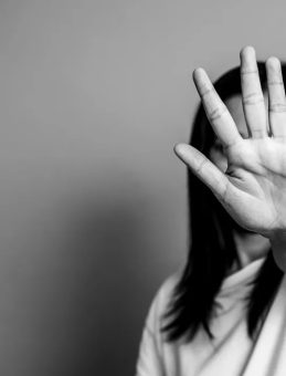 SON DAKİKA&hellip; Apart otelde cinsel istismar iddiası! Tutuklanarak cezaevine g&ouml;nderildi