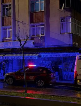 SON DAKİKA… İstanbul'da Yürekleri Dağlayan Olay! Eşini Çocuklarının Önünde Katletti: Komşulardan Yardım Çığlıkları