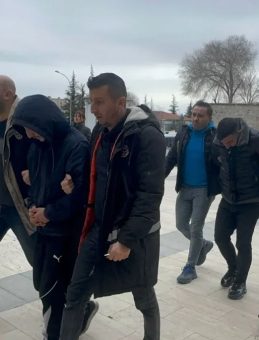 SON DAKİKA&hellip; Nevşehir'de akılalmaz dolandırıcılık olayı! İlk &ouml;nce doktoru, ardından birbirlerini dolandırdılar&hellip;