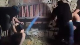 Sosyal Medyada Şok Yaratan G&ouml;r&uuml;nt&uuml;ler: 17 Yaşındaki Gence Ahırda İşkence