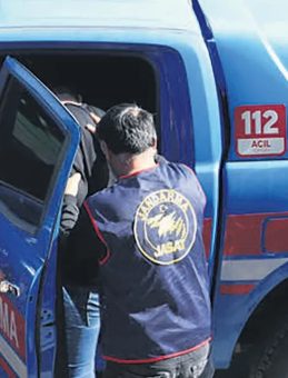 Soyguncu &Ccedil;avuşlar Jandarma Tarafından Yakalandı