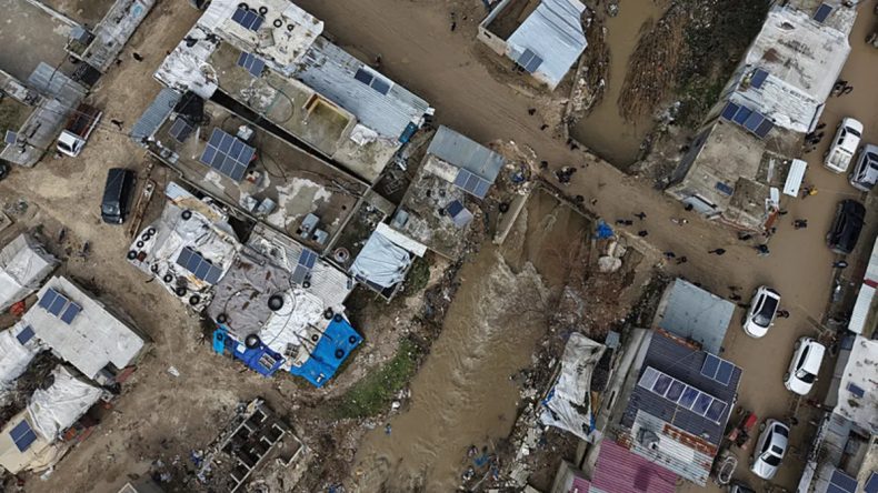 Suriye Sele Teslim Oldu: İki Kardeş Hayatını Kaybetti