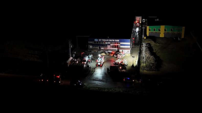 S&uuml;t &Uuml;r&uuml;nleri Tesisinde Yangın &Ccedil;ıktı